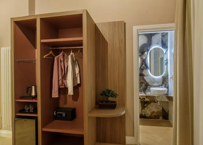 Gasthof The Right Place 4u - Casa Truman Collection - Sole Savelli Boutique Rom