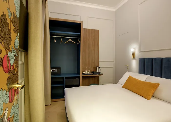 The Right Place 4u - Casa Truman Collection - Sole Savelli Boutique 4*