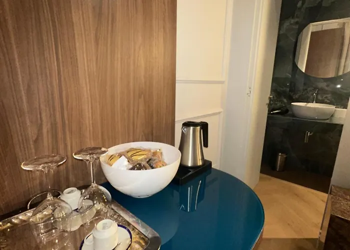 The Right Place 4u - Casa Truman Collection - Sole Savelli Boutique Gasthof Rom