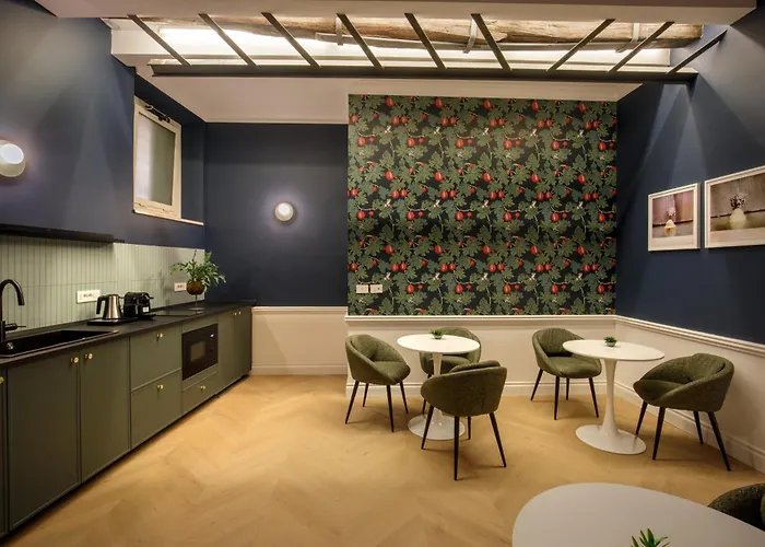 The Right Place 4u - Casa Truman Collection - Sole Savelli Boutique 4*