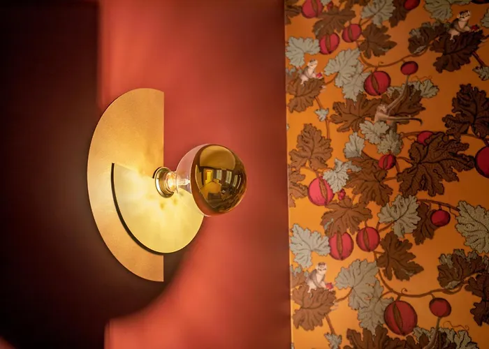 The Right Place 4u - Casa Truman Collection - Sole Savelli Boutique Affittacamere Roma
